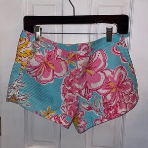 Hibiscus print Lilly Pulitzer shorts women’s size 2